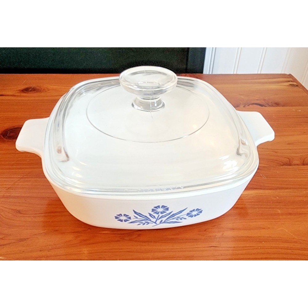 Corning Ware " Blue Cornflower" 1 Qt P-1-B Square Casserole Dish  w/Pyrex Lid